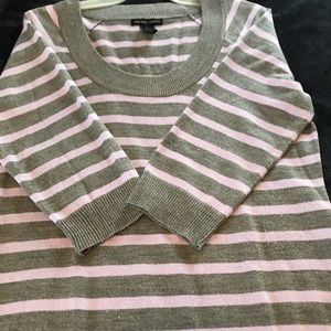 Quarter sleeve sweater